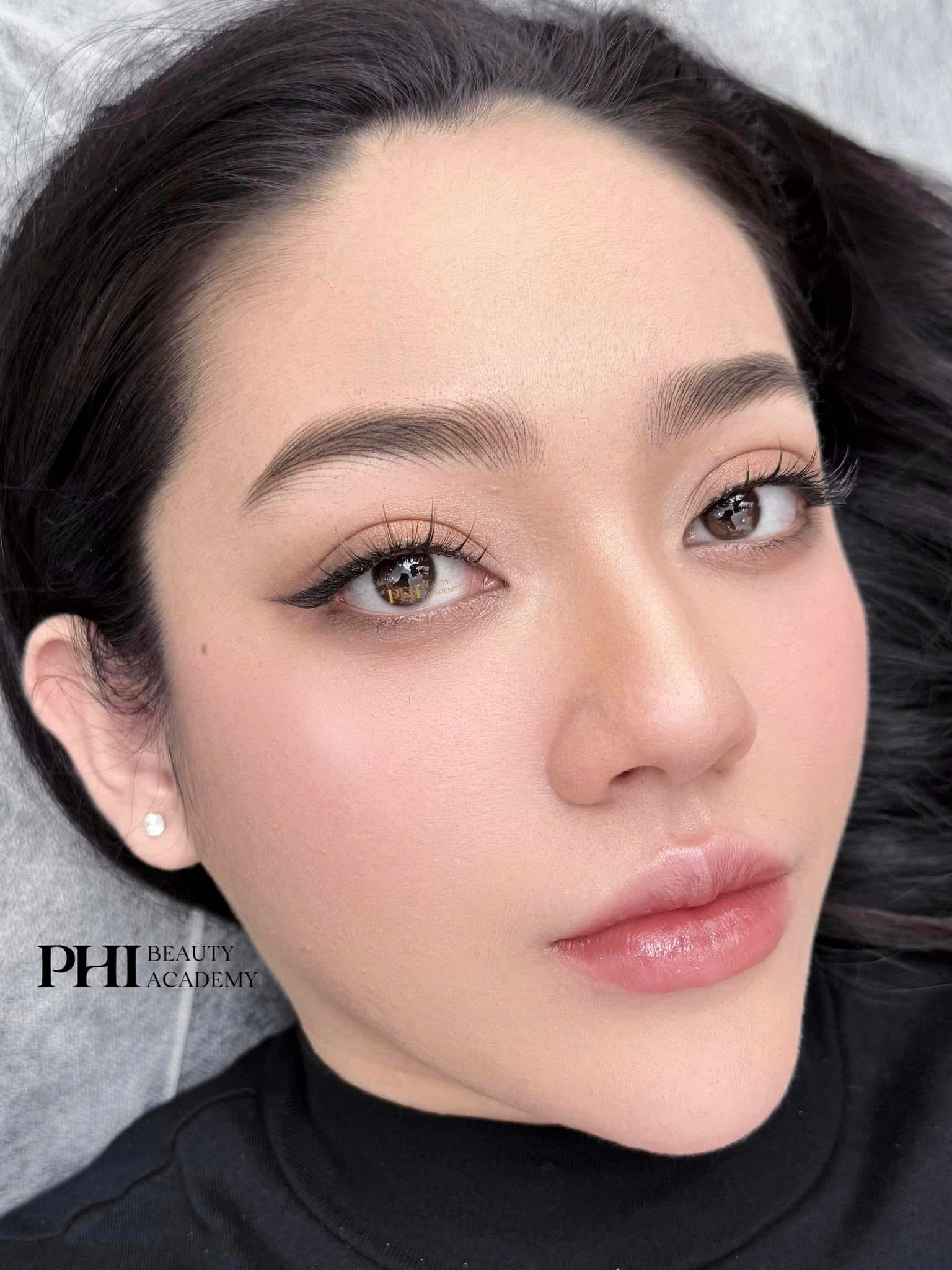 Chân mày hairstroke cho người ít lông mày tại Phi Beauty
