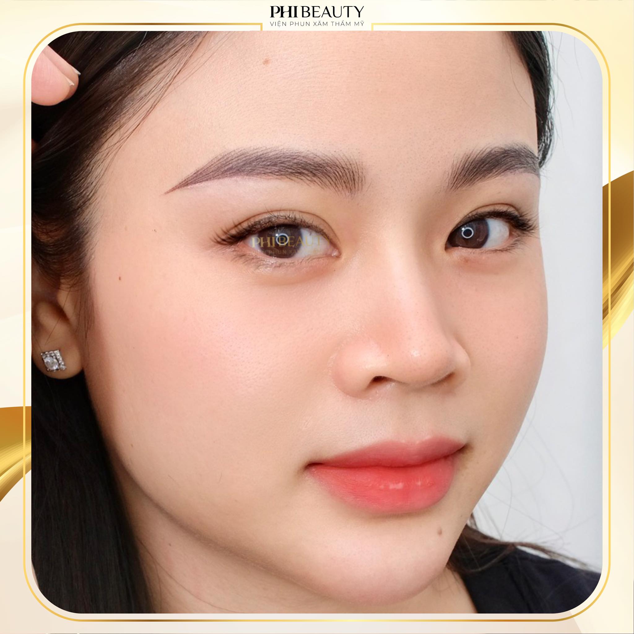 Phi Beauty – Viện phun xăm thẩm mỹ chuyên xóa mày thô, tô mày mới bằng công nghệ Hairstroke.